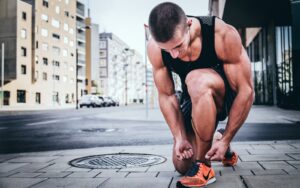 Jaki sprzęt treningowy warto posiadać w świecie sportów walki?